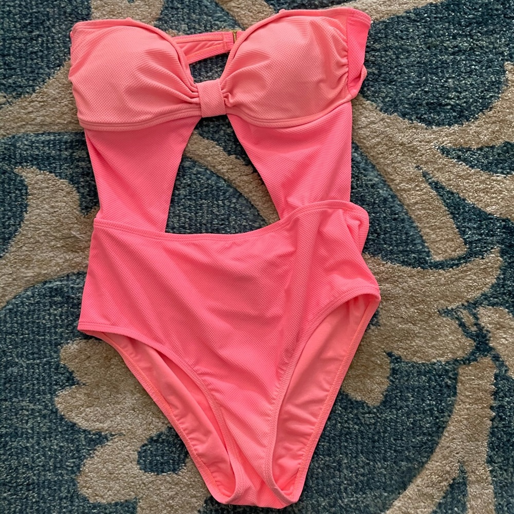 Two-tone cutout pink bathing suit